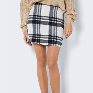 Plaid skirt
